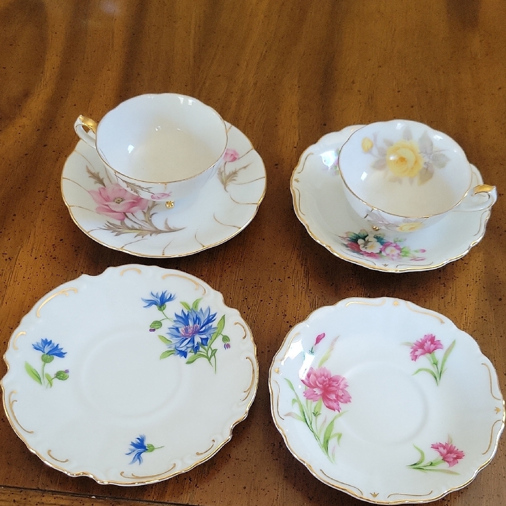 Cherry China Porcelain Floral Tea cups and Saucers with Gold Trim